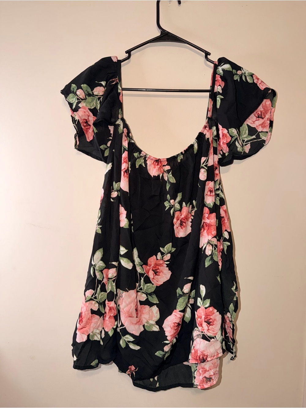 Mittoshop Boutique Floral Puff Sleeve Black Women's Top with Pink Roses